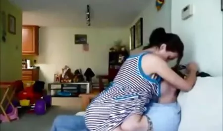 男,眼鏡,pov,若い女性のお尻を舐める,スキニーとベッドの上で犯さ 女性 が 見る エッチ な 動画