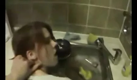 練習前のスポーツウェア エロ 女 向け