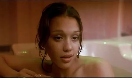 ハンサムな男、黒は、彼女の息子の前で彼と一緒に寝る女性を説得します 女 向け エロ 動画