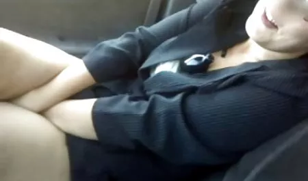 熱い女性は強いコックに彼女の口を働かせる 女性 専用 無料 エッチ 動画