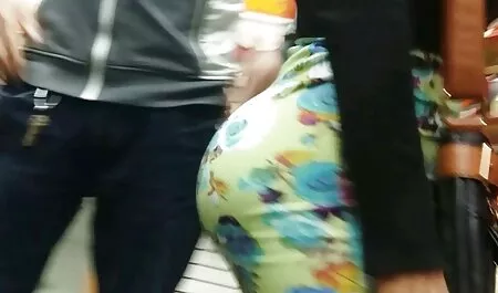 小さな女の子を口の中で女の子に太った男を性交させ、小さな濡れたLで大人のおもちゃをセックスします。 女 動画 エッチ