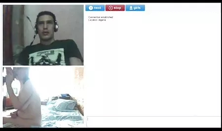 Mulatto深嚥下大きなコックと性別との彼氏にプールテーブル 無料 エロ 動画 女性