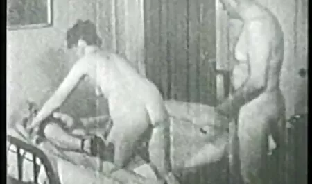 岩の中の美しい裸 女性 エロ 動画 サイト