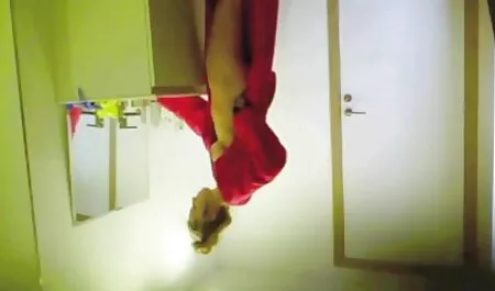 タトゥーを持つ人は、成熟した叔母によってフェラチオで作られています 女 の 人 が 見る エロ 動画