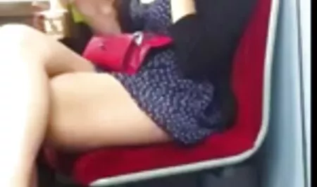 頬の女の子のための筋肉のムラート 無料 あだると 女性