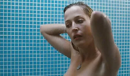 若いレズビアンなめる滑りと大きなゴムcocksと遊びます エロ 女 動画
