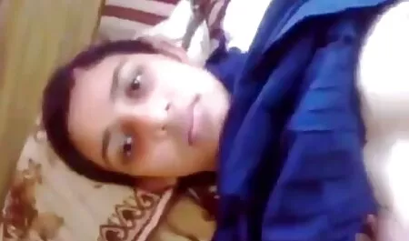 ティナは三つの懇願の犬のために周りと周りに行きました 女性 に 優しい エロ 動画
