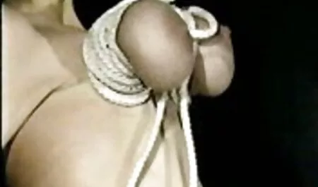 レズビアンにストッキング積すべての穴と玩具 エロ 動画 女 同士