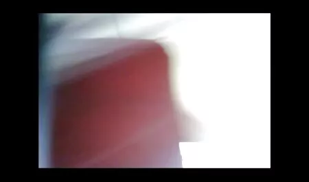 大きなお尻の女の子はディルドで自慰行為をし、お尻に指を挿入します エッチ アニメ 女性