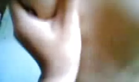 お尻の深いコックとフェラチオを与えます おんな エッチ 動画