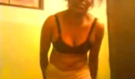 学生ポルノの鋳造とともに若い美しさ 女 動画 セックス