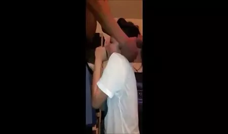 成熟した会計ストリップで仕事と実行している私の指に黒モ 女性 が 好き な セックス 動画