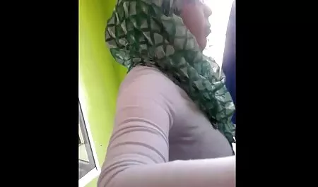 アジアの女の子の接吻と貪欲fondlesおっぱい 女 の 為 の アダルト