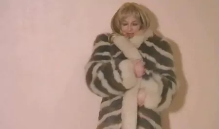 ロシアのスウィンガー最初の四人 えろ 動画 女の子
