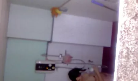 金髪bitch 動画 官能 女性 pissingクローズアップ